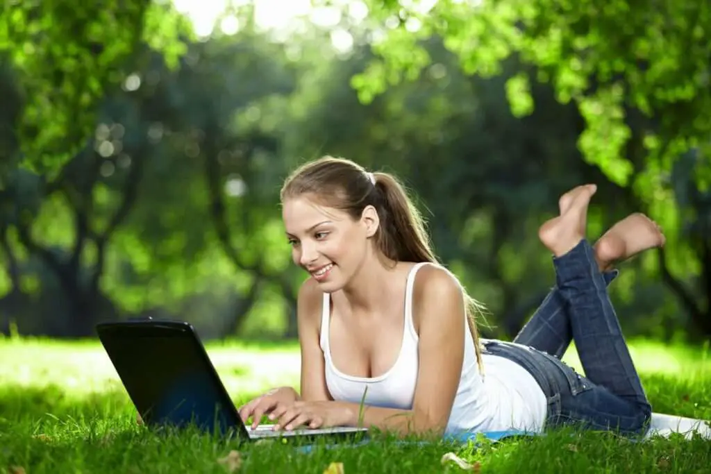378834 How to Use Page-Numbering Fields in Microsoft Word